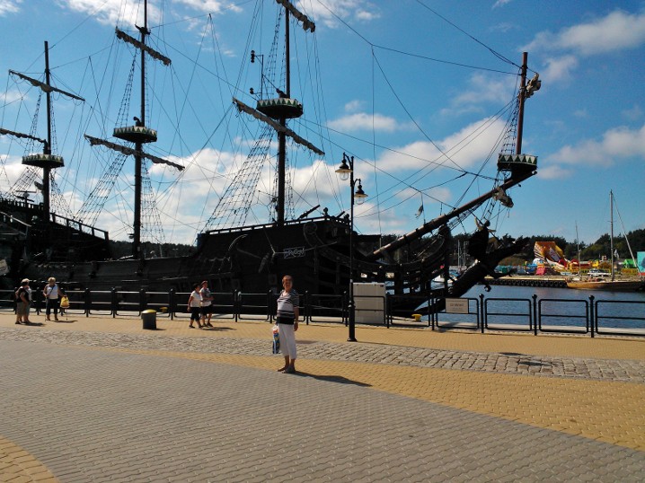 PL Ustka Ela u Piratskego statku (01)